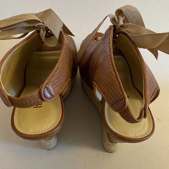 COPY - Luxury Rebel Tan Lace Up Wedges 38.5 EUC - Picture 7 of 8